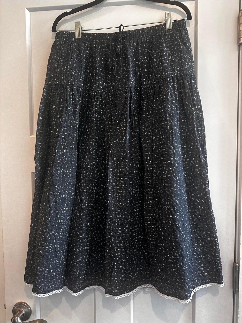 Dahl Blue Floral Tiered Midi Skirt with Lace Trim, size large